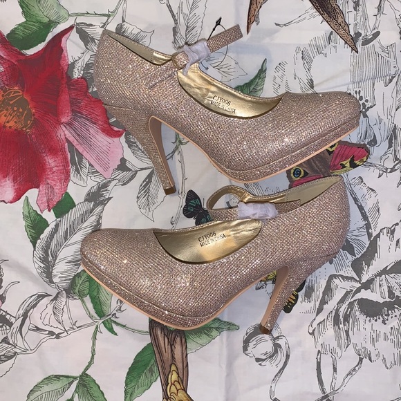 Vepose New York Shoes - New with box Vepose New York Gold Glitter Heels